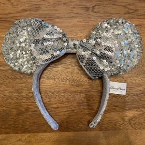 Sequin minnie mouse ears